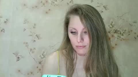 Snapshot of roxyfox18x01 chatting on 04.10.26 roxyfox18x01 online show from 04.10.26