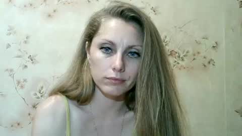 Snapshot of roxyfox18x01 chatting on 06.15.26 roxyfox18x01 online show from 06.15.26
