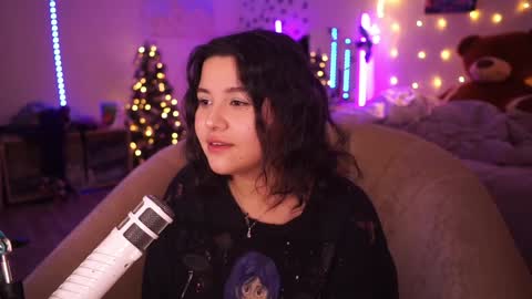 Snapshot of roxysuh chatting on 12.10.24 roxysuh online show from 12.10.24