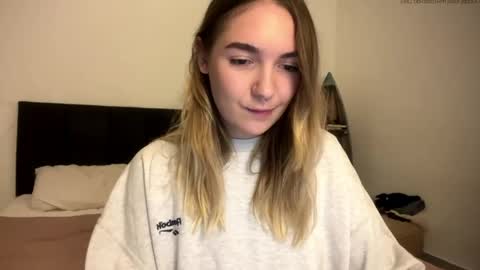 Roxy online show from 04.28.26