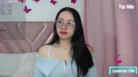 Snapshot of roxyy_fox chatting on 06.04.26 Roxy online show from 06.04.26
