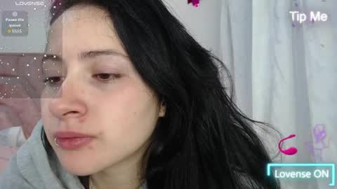 Snapshot of roxyy_fox chatting on 07.05.26 Roxy online show from 07.05.26