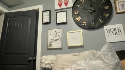 Snapshot of royalblonde chatting on 12.30.24 royalblonde online show from 12.30.24