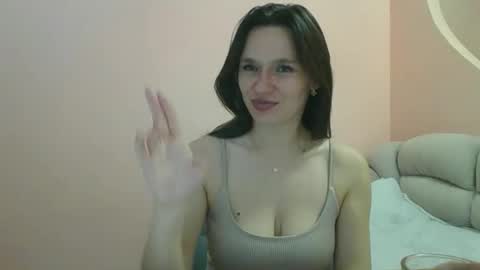 Snapshot of roza05x chatting on 10.24.25 Roza05x online show from 10.24.25