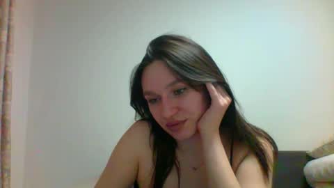 Snapshot of roza05x chatting on 03.23.26 Roza05x online show from 03.23.26