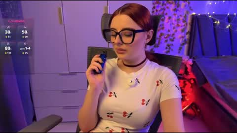 Snapshot of rozierose chatting on 06.10.26 Rose online show from 06.10.26