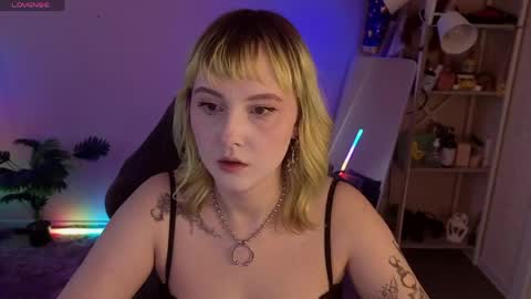 Roziett online show from 04.11.26