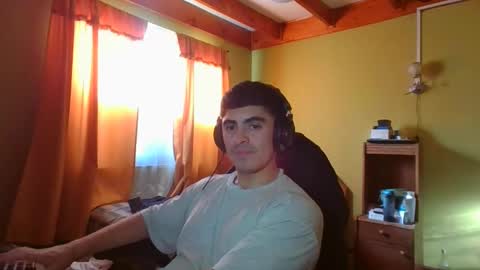 Snapshot of rpaulo25 chatting on 02.04.25 rpaulo25 online show from 02.04.25