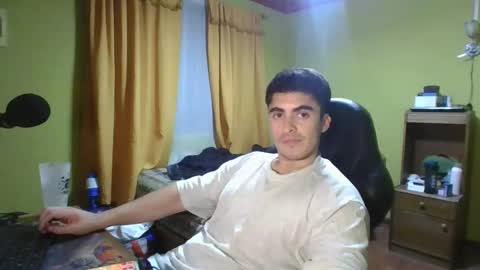 Snapshot of rpaulo25 chatting on 02.05.25 rpaulo25 online show from 02.05.25