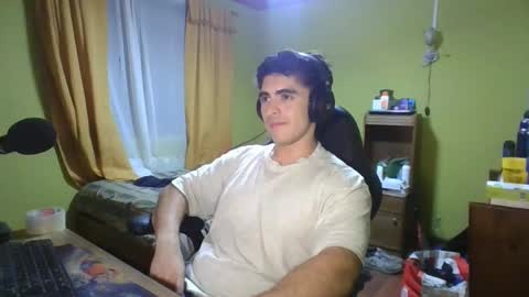 Snapshot of rpaulo25 chatting on 02.14.25 rpaulo25 online show from 02.14.25