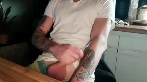 Snapshot of ruan8080 chatting on 12.26.24 petit cochon online show from 12.26.24