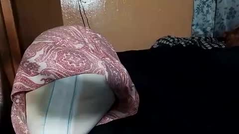 Snapshot of rubberburn chatting on 12.15.25 rubberburn online show from 12.15.25