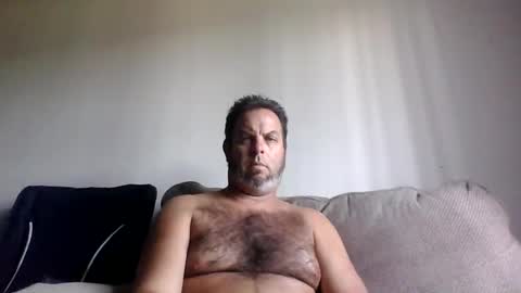 rubbingoneout714 online show from 10.27.25