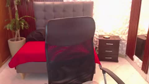 Snapshot of ruby_your_milf chatting on 05.28.26 ruby_your_milf online show from 05.28.26