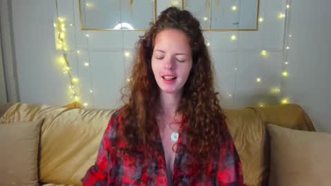 Snapshot of rubyattwood chatting on 10.05.25 rubyattwood online show from 10.05.25