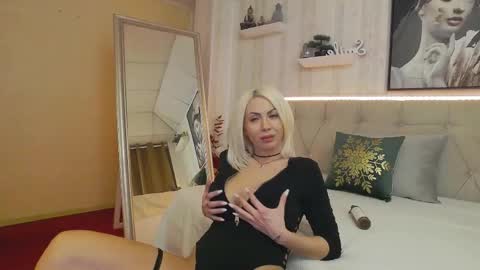  Ruby Divine online show from 11.22.25