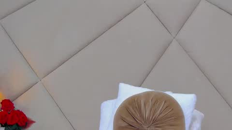 Snapshot of rubyluxee chatting on 02.12.25 Ruby Luxe online show from 02.12.25