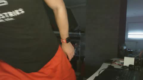 Snapshot of ruffi77 chatting on 01.07.25 Chico que rico Caliente online show from 01.07.25