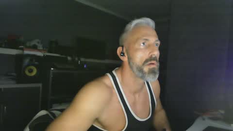 Snapshot of ruffi77 chatting on 01.29.25 Chico que rico Caliente online show from 01.29.25