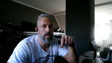 Snapshot of ruffi77 chatting on 03.04.25 Chico que rico Caliente online show from 03.04.25