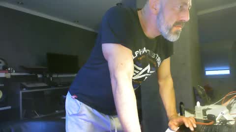 Chico que rico Caliente online show from 05.02.26