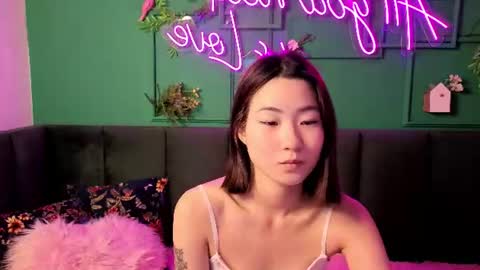 Snapshot of runi_asian chatting on 06.27.26 Runi online show from 06.27.26