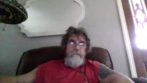 Snapshot of runningaround60 chatting on 09.17.25 runningaround60 online show from 09.17.25
