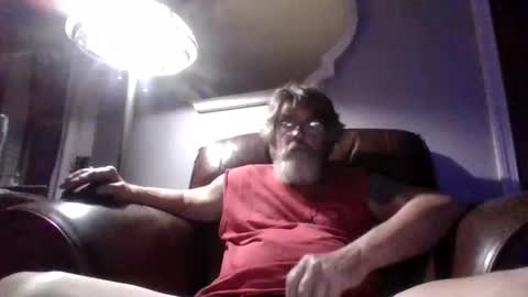 Snapshot of runningaround60 chatting on 09.28.25 runningaround60 online show from 09.28.25