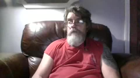 Snapshot of runningaround60 chatting on 10.08.25 runningaround60 online show from 10.08.25