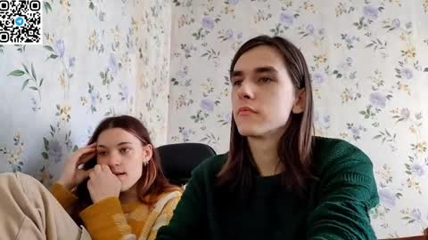 Snapshot of rusmedium chatting on 04.07.26 Lisa and Vlad online show from 04.07.26