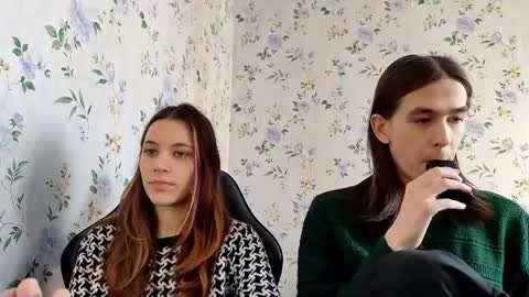 Snapshot of rusmedium chatting on 04.14.26 Lisa and Vlad online show from 04.14.26