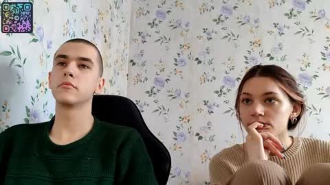 Snapshot of rusmedium chatting on 04.23.26 Lisa and Vlad online show from 04.23.26