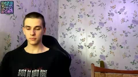 Snapshot of rusmedium chatting on 05.13.26 Lisa and Vlad online show from 05.13.26