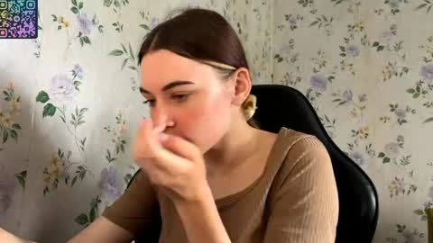 Snapshot of rusmedium chatting on 06.03.26 Lisa and Vlad online show from 06.03.26