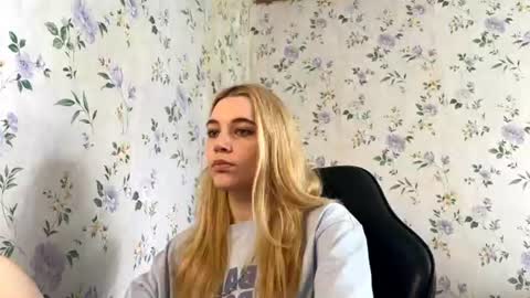 Snapshot of rusmedium chatting on 06.28.26 Lisa and Vlad online show from 06.28.26