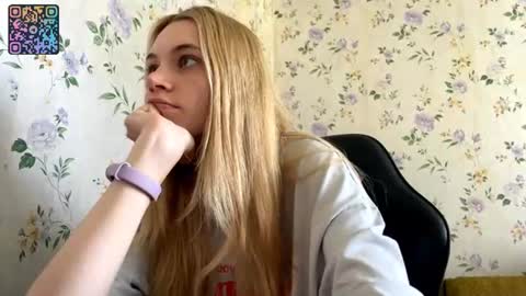 Snapshot of rusmedium chatting on 06.29.26 Lisa and Vlad online show from 06.29.26