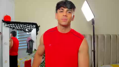 Snapshot of russ_w8 chatting on 09.24.25 Russ online show from 09.24.25