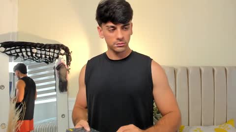 Snapshot of russ_w8 chatting on 10.02.25 Russ online show from 10.02.25