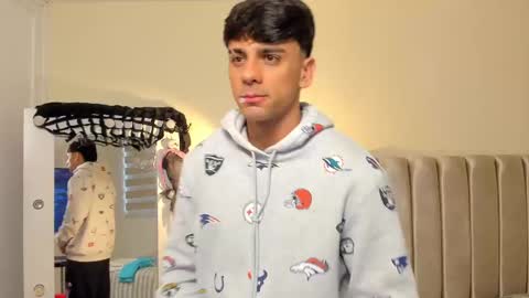 Snapshot of russ_w8 chatting on 10.03.25 Russ online show from 10.03.25