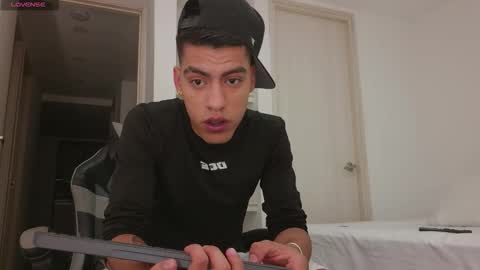 Snapshot of russell_adams_ chatting on 12.20.25 R U S S E L L online show from 12.20.25