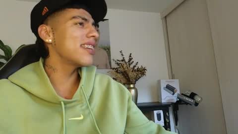  R U S S E L L  online show from 04.12.26