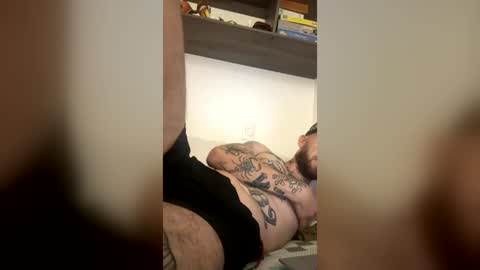 Snapshot of russo_fox chatting on 06.19.26 russo_fox online show from 06.19.26