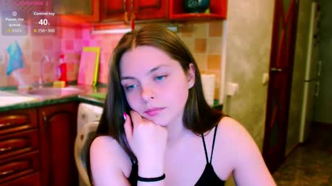 Snapshot of ruta_ chatting on 04.24.26 RutaYoung online show from 04.24.26
