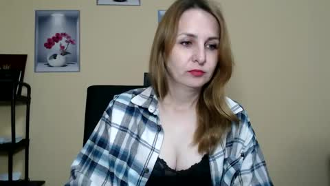 Snapshot of ruthpark chatting on 05.18.26 Ruth online show from 05.18.26