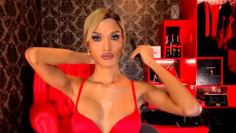 Snapshot of ruthrocero chatting on 03.07.25 Ruth Evangelista online show from 03.07.25