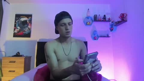 Snapshot of ryan15_ chatting on 01.25.25 Ryan 15 online show from 01.25.25