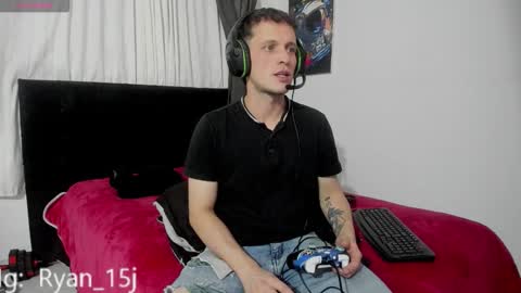 Snapshot of ryan15_ chatting on 10.02.25 Ryan 15 online show from 10.02.25