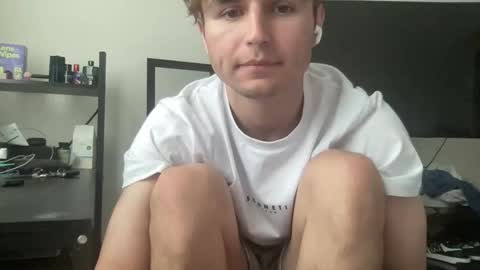 Snapshot of ryan287747 chatting on 03.19.26 ryan online show from 03.19.26