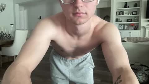 Snapshot of ryan287747 chatting on 03.23.26 ryan online show from 03.23.26