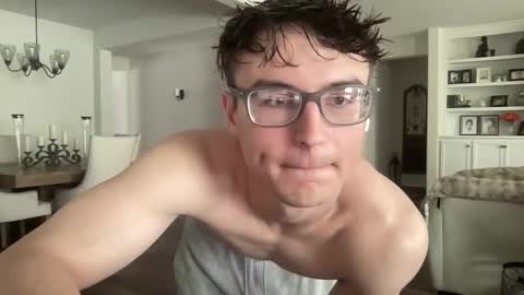 Snapshot of ryan287747 chatting on 04.10.26 ryan online show from 04.10.26